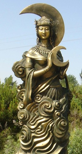 月神